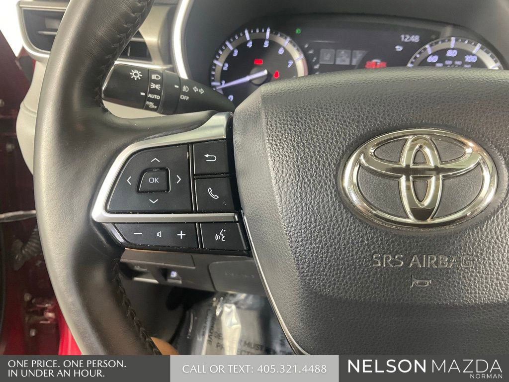 Used 2020 Toyota Highlander XLE AWD/4WD image 47