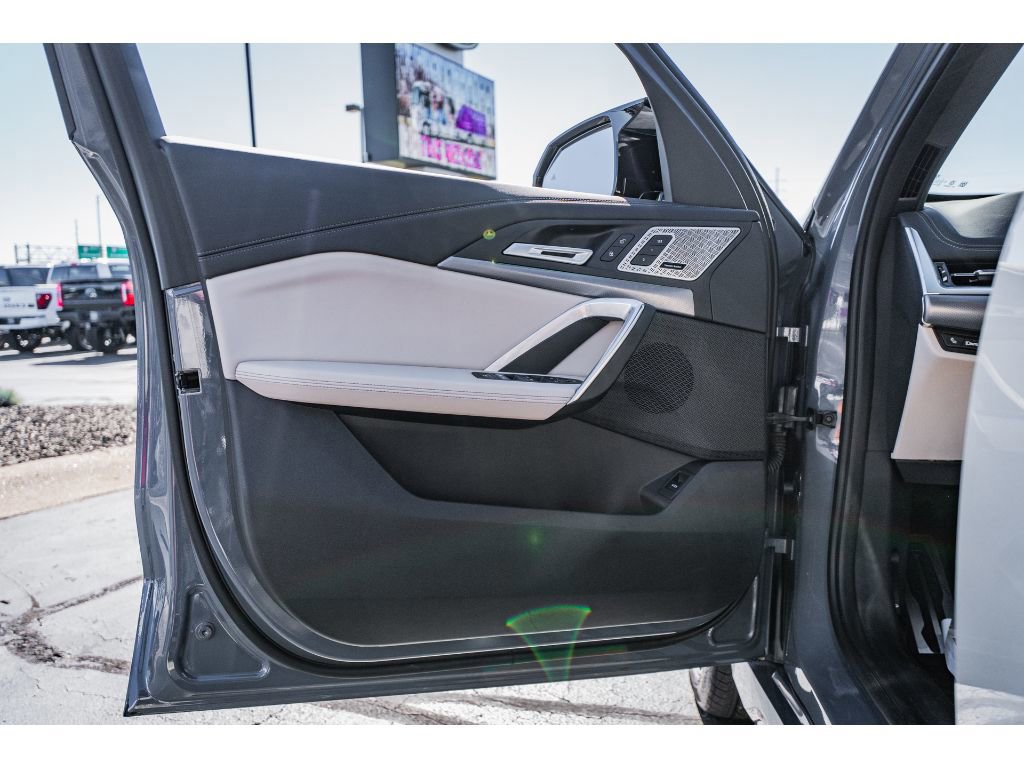 Used 2025 BMW X1 M35i w/ Premium Package image 6
