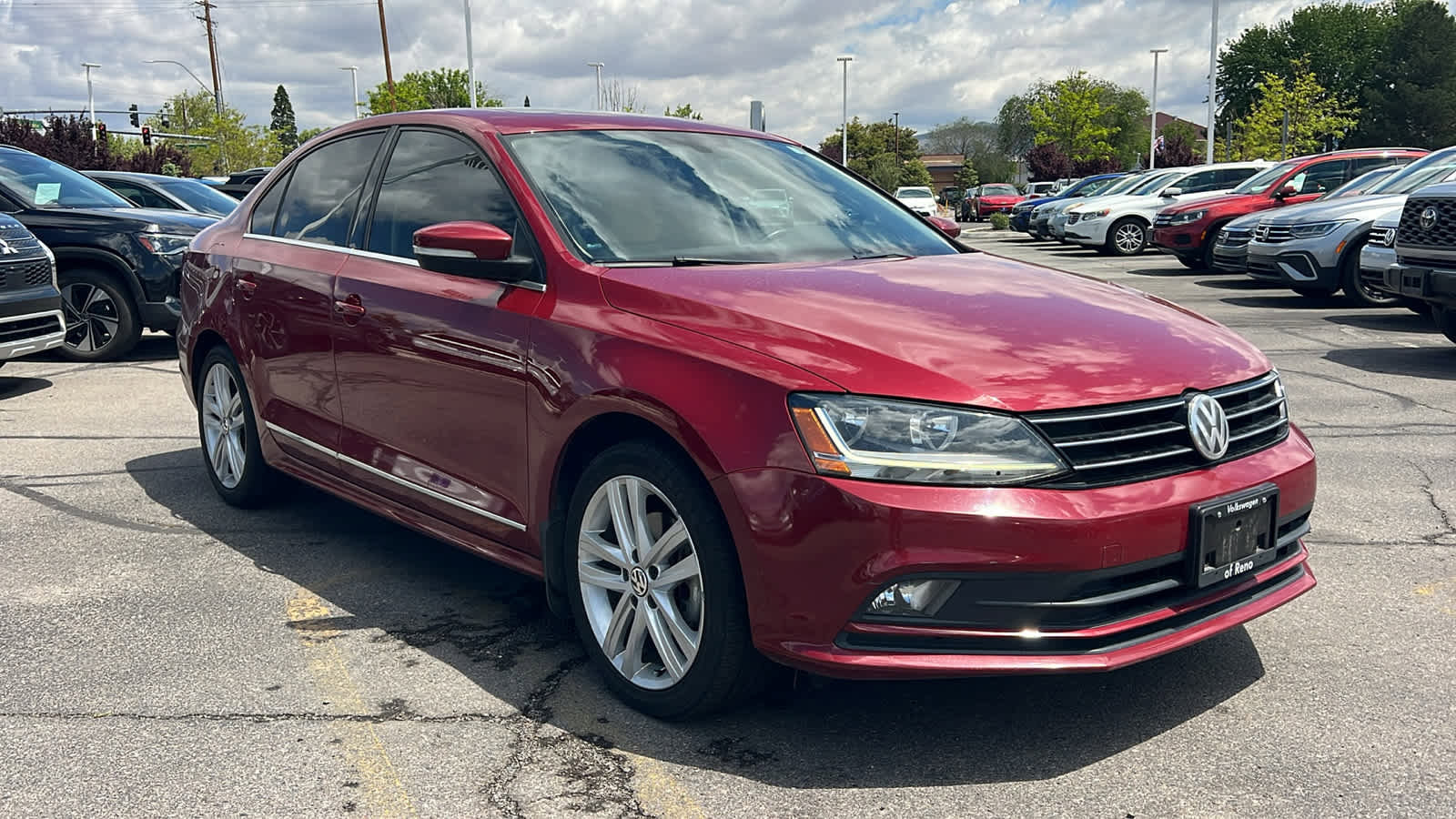 Used 2017 Volkswagen Jetta SEL FWD image 3