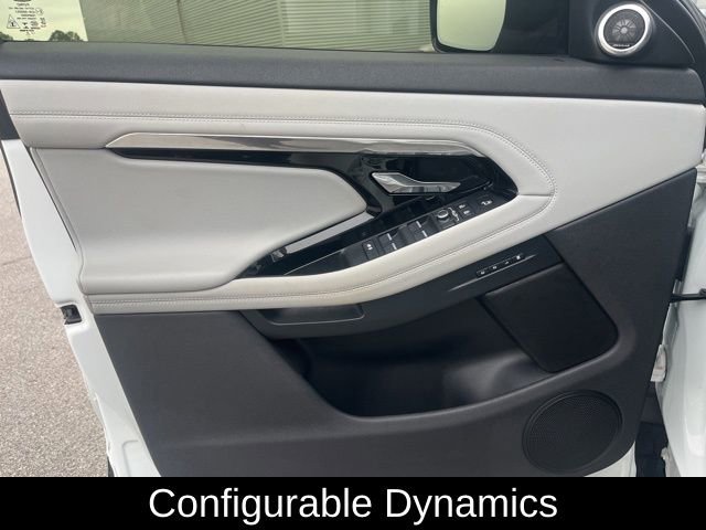 Used 2022 Land Rover Range Rover Evoque R-Dynamic SE image 11