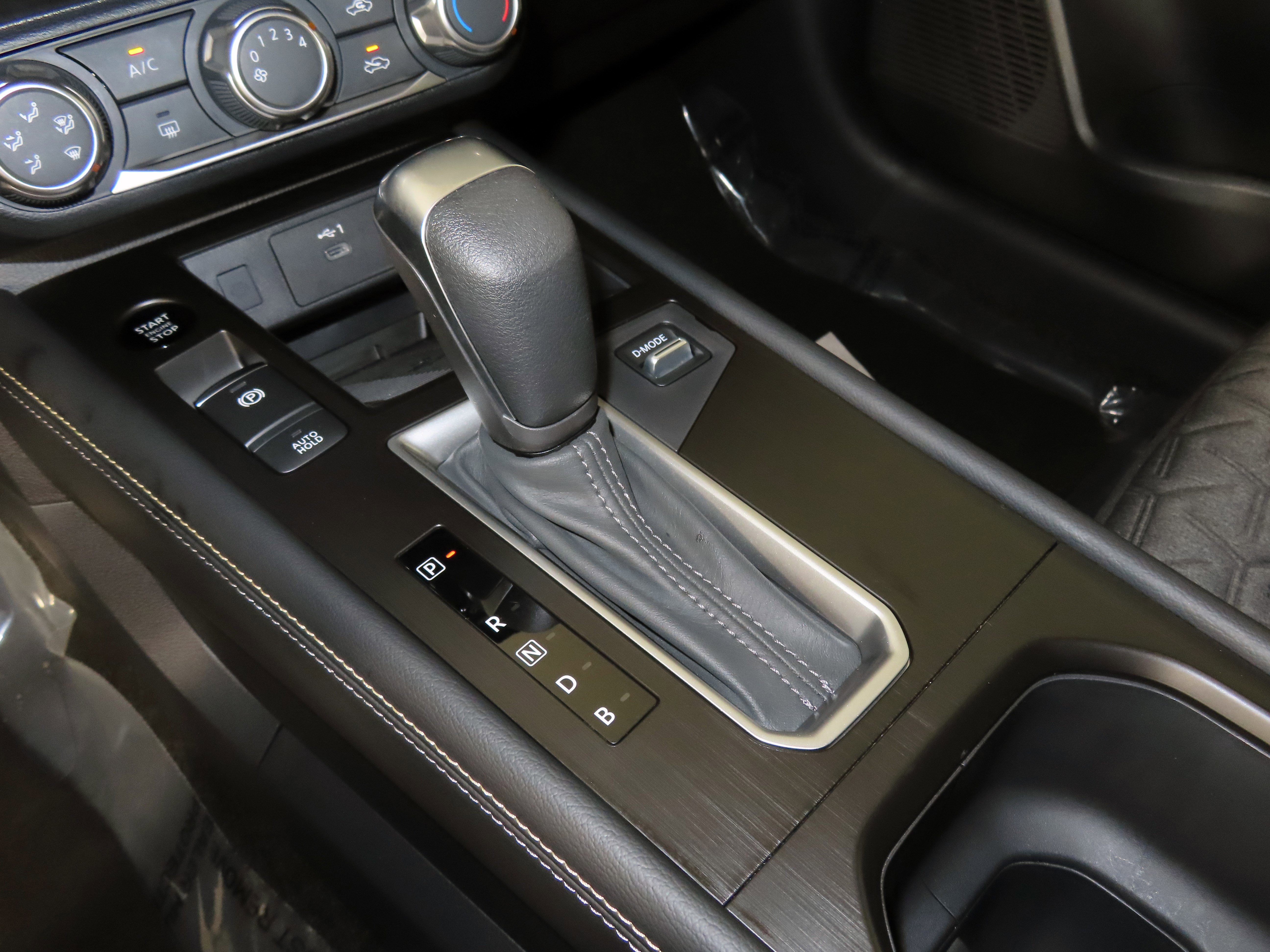 Certified 2025 Nissan Kicks SV w/ Illumination Package image 26