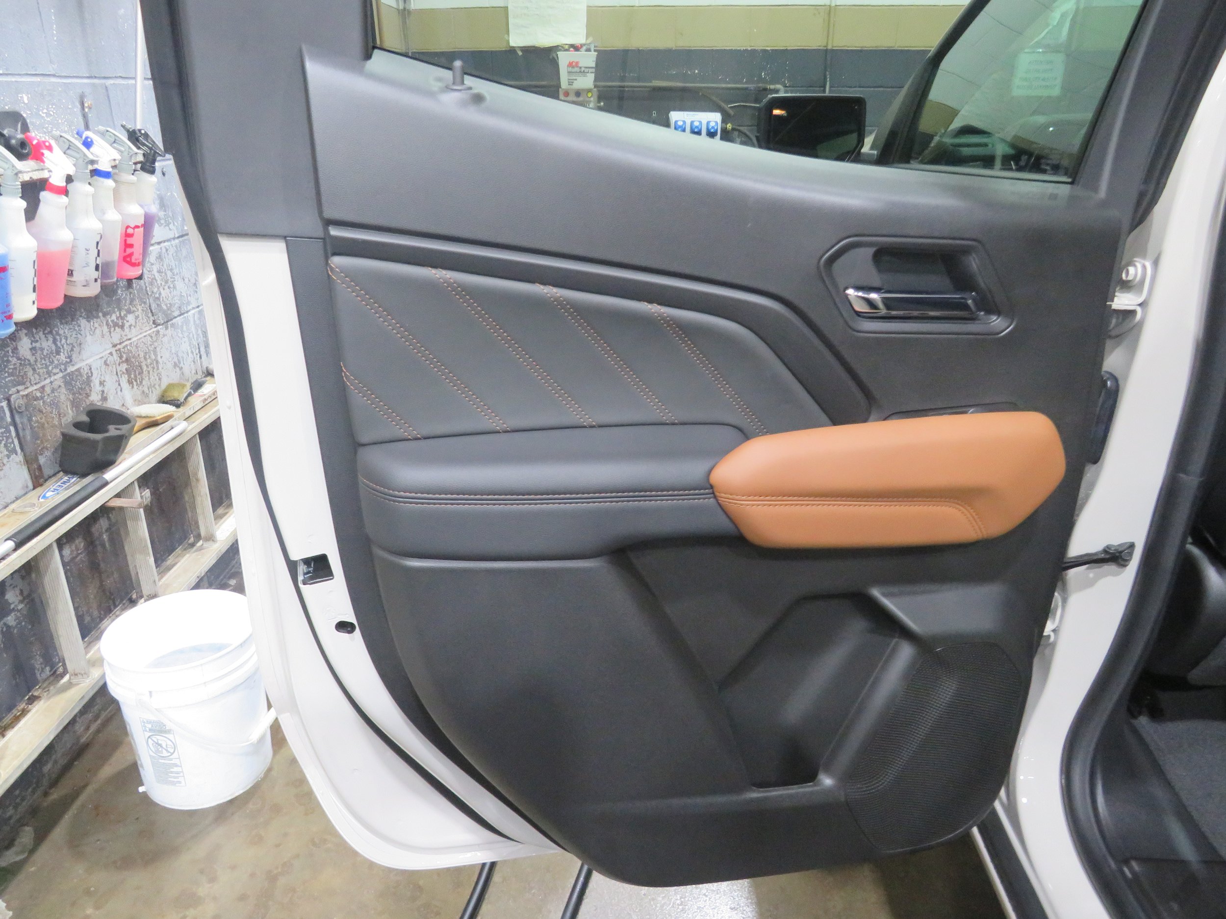 New 2026 GMC Canyon AT4 w/ Technology Plus Package AWD/4WD image 11