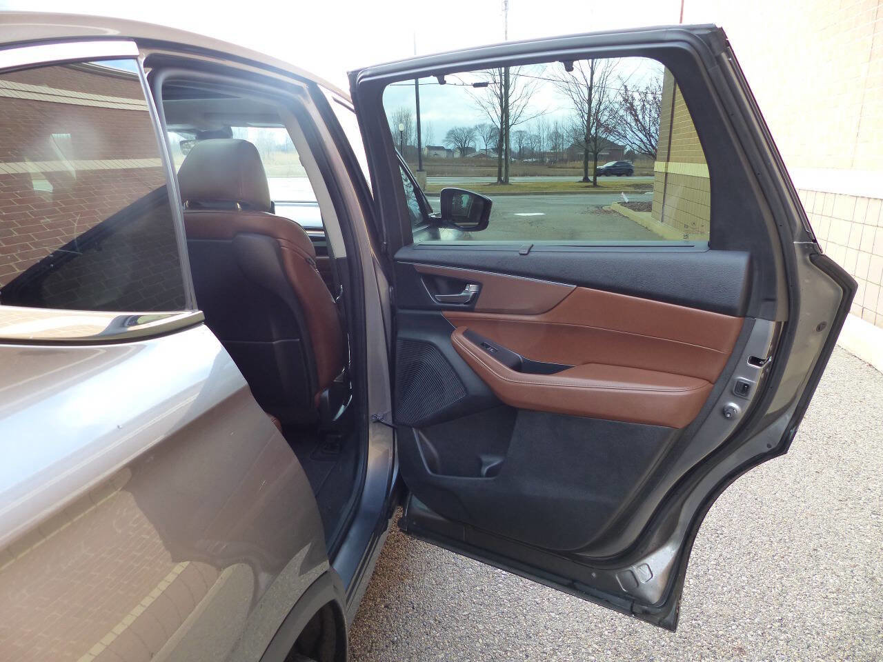 Used 2024 Acura MDX SH-AWD w/ Technology Package image 38