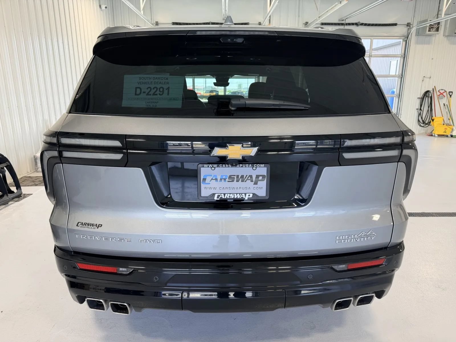 Used 2025 Chevrolet Traverse High Country w/ LPO, Cargo Package AWD/4WD image 4