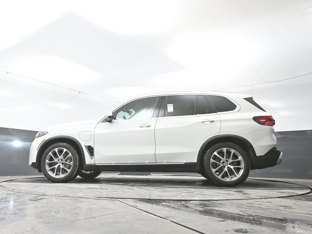 Used 2025 BMW X5 xDrive50e image 50