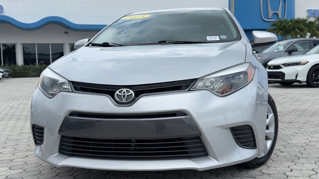Used 2015 Toyota Corolla LE FWD image 3