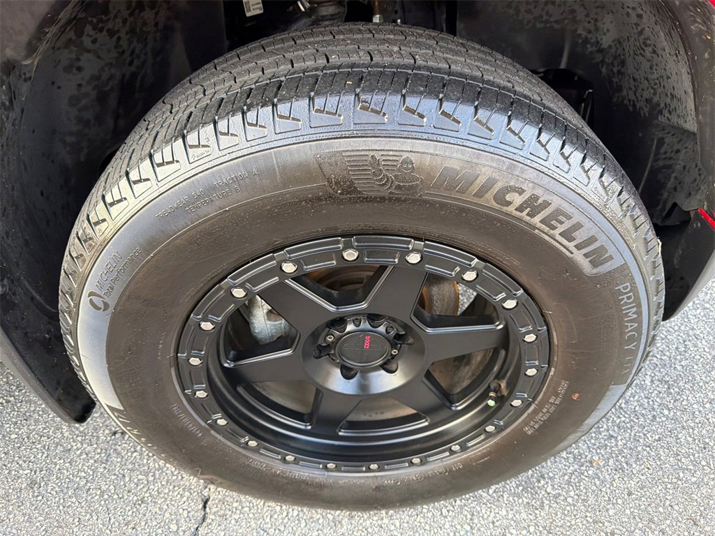 Used 2022 Nissan Frontier SV image 12