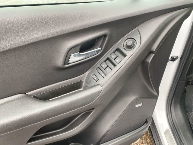 Used 2020 Chevrolet Trax Premier w/ LPO, Cargo Package image 22