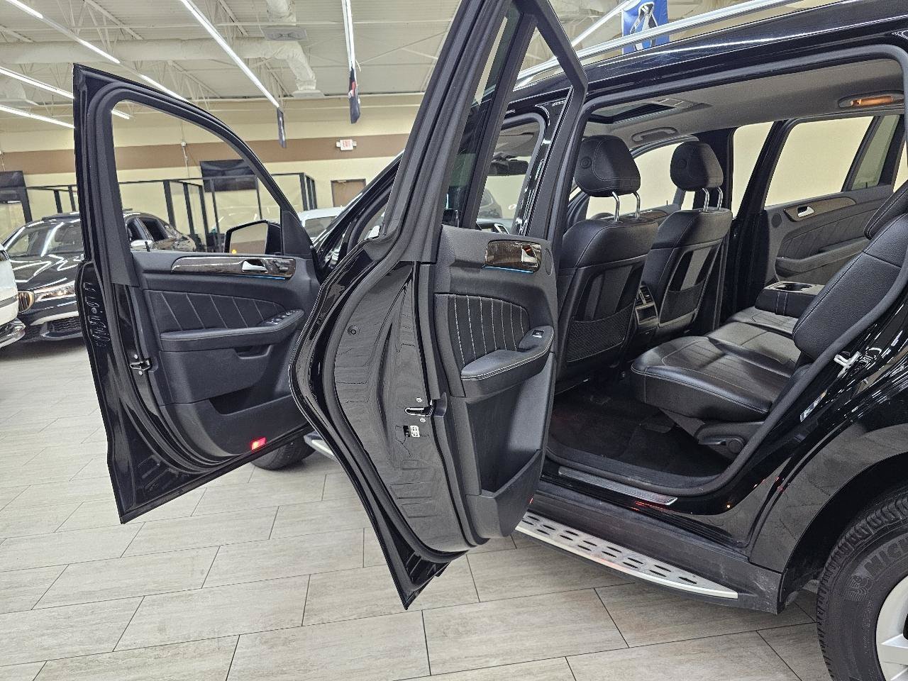 Used 2015 Mercedes-Benz GL 450 4MATIC image 17