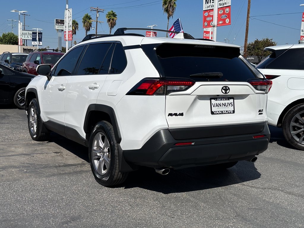 Used 2025 Toyota RAV4 XLE AWD/4WD image 4