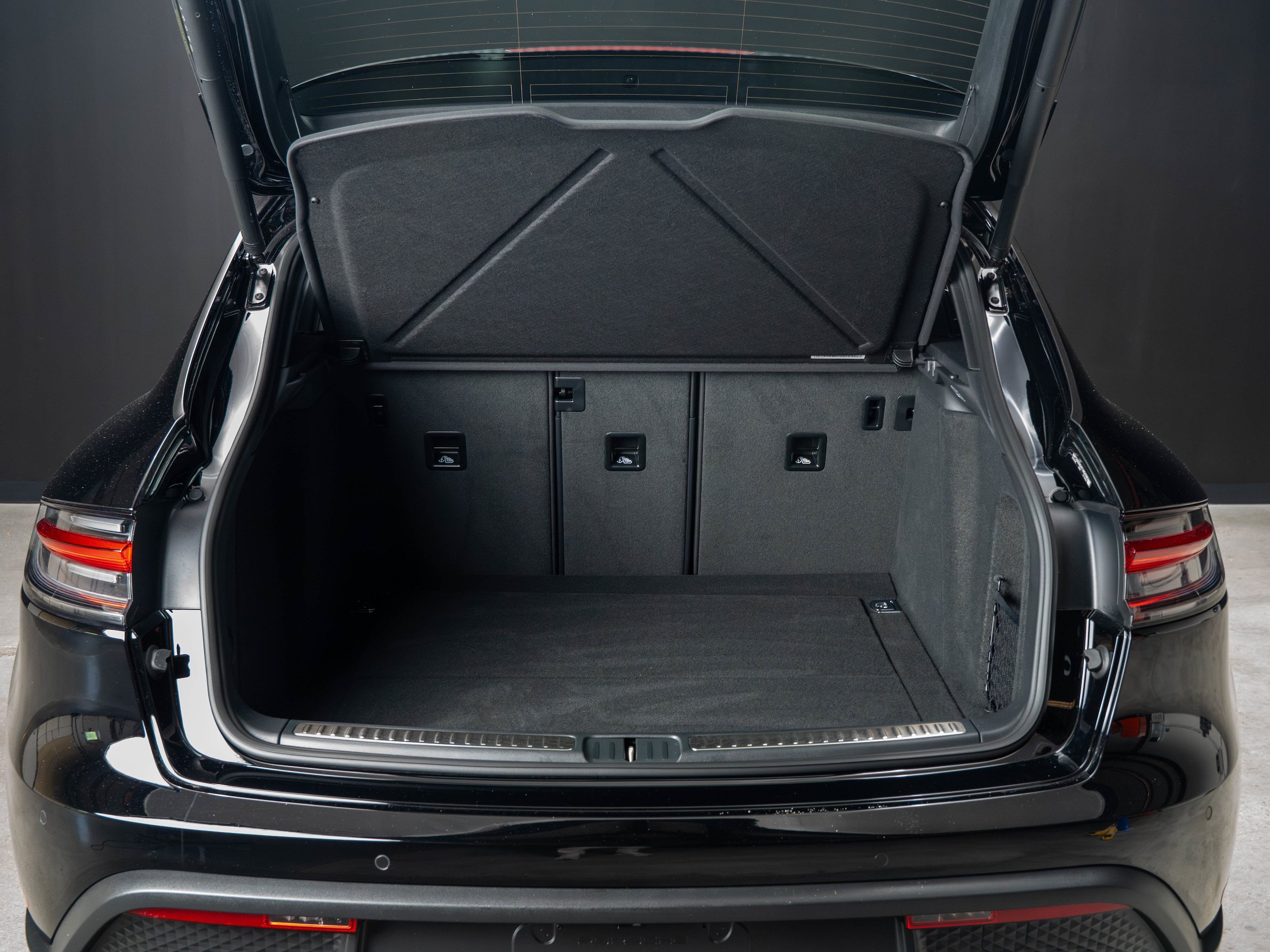 Certified 2026 Porsche Macan AWD/4WD image 45