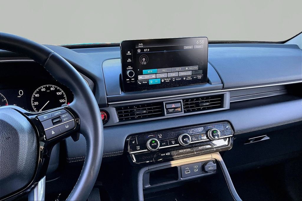 Certified 2025 Honda Pilot EX-L image 9