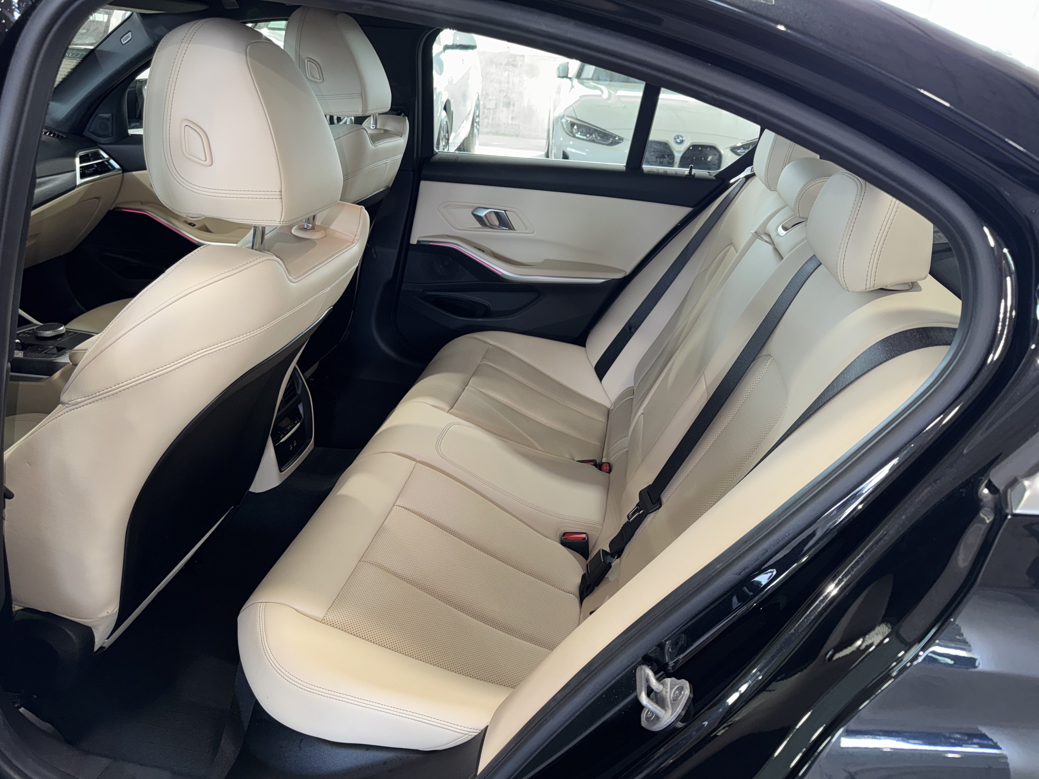 Certified 2025 BMW 330i Sedan w/ Premium Package RWD image 15