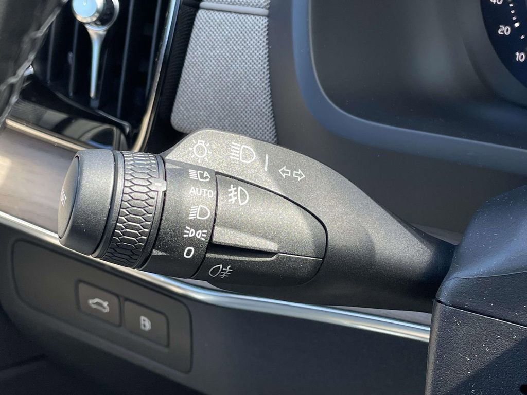 New 2026 Volvo XC90 T8 Ultra w/ Protection Package Premier image 13