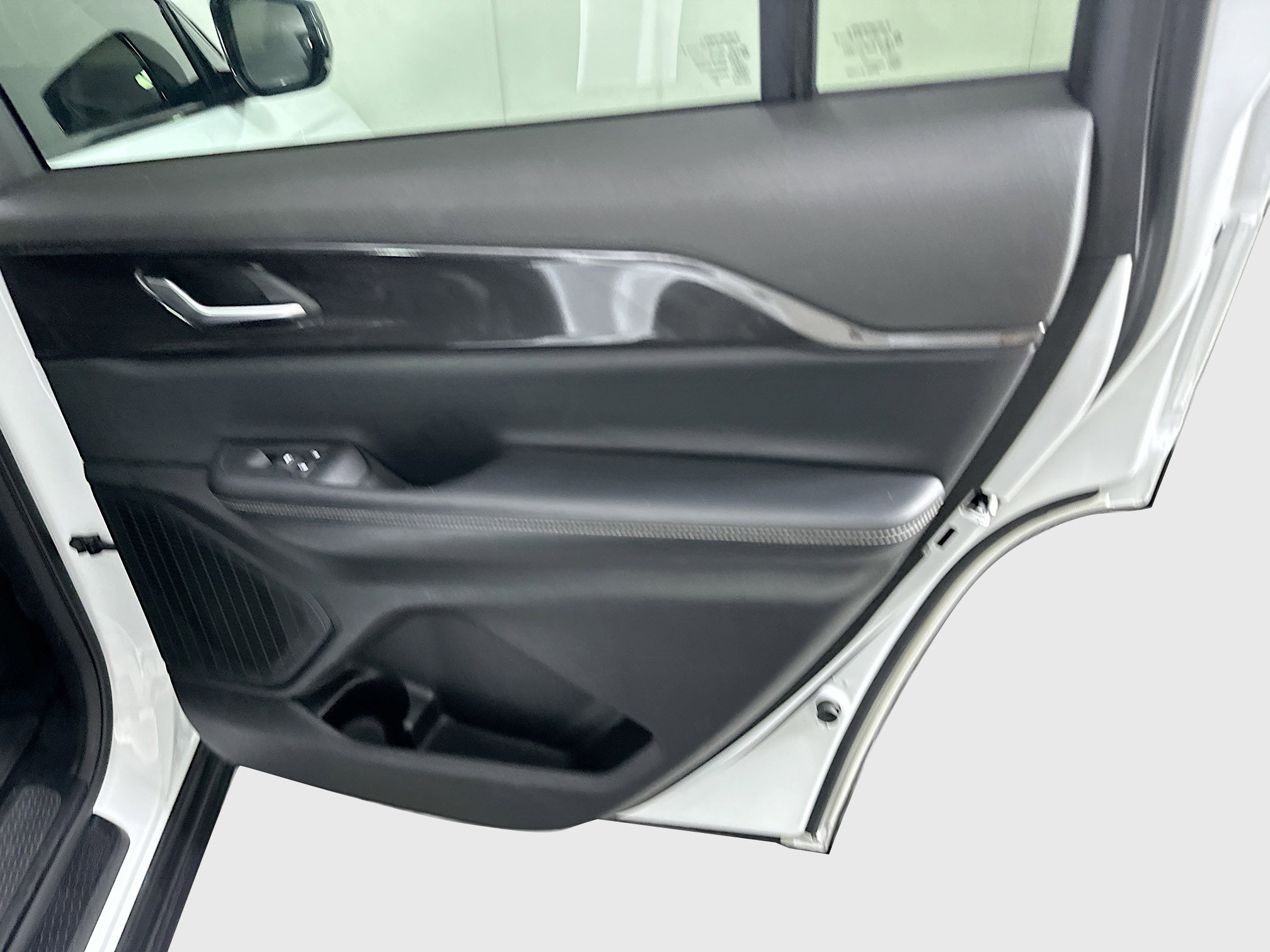 Used 2023 Jeep Grand Cherokee L Laredo RWD image 31