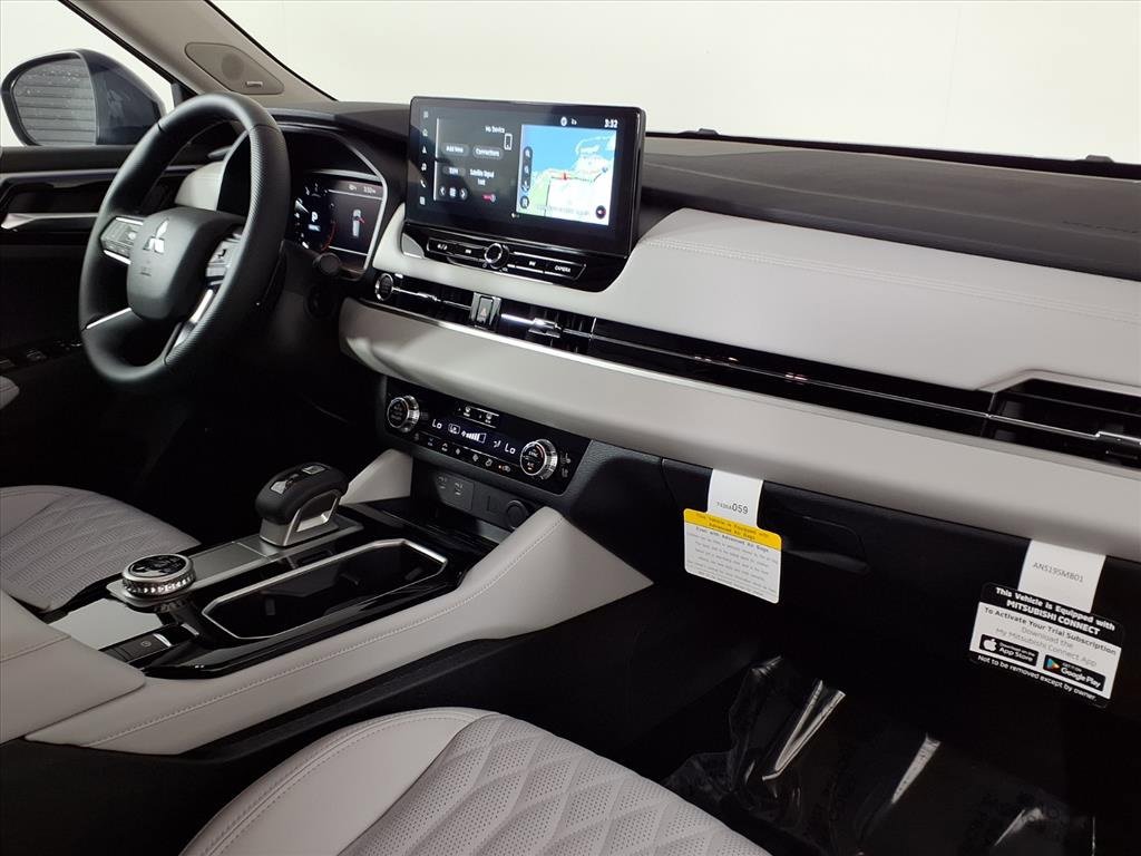 New 2025 Mitsubishi Outlander SEL image 7