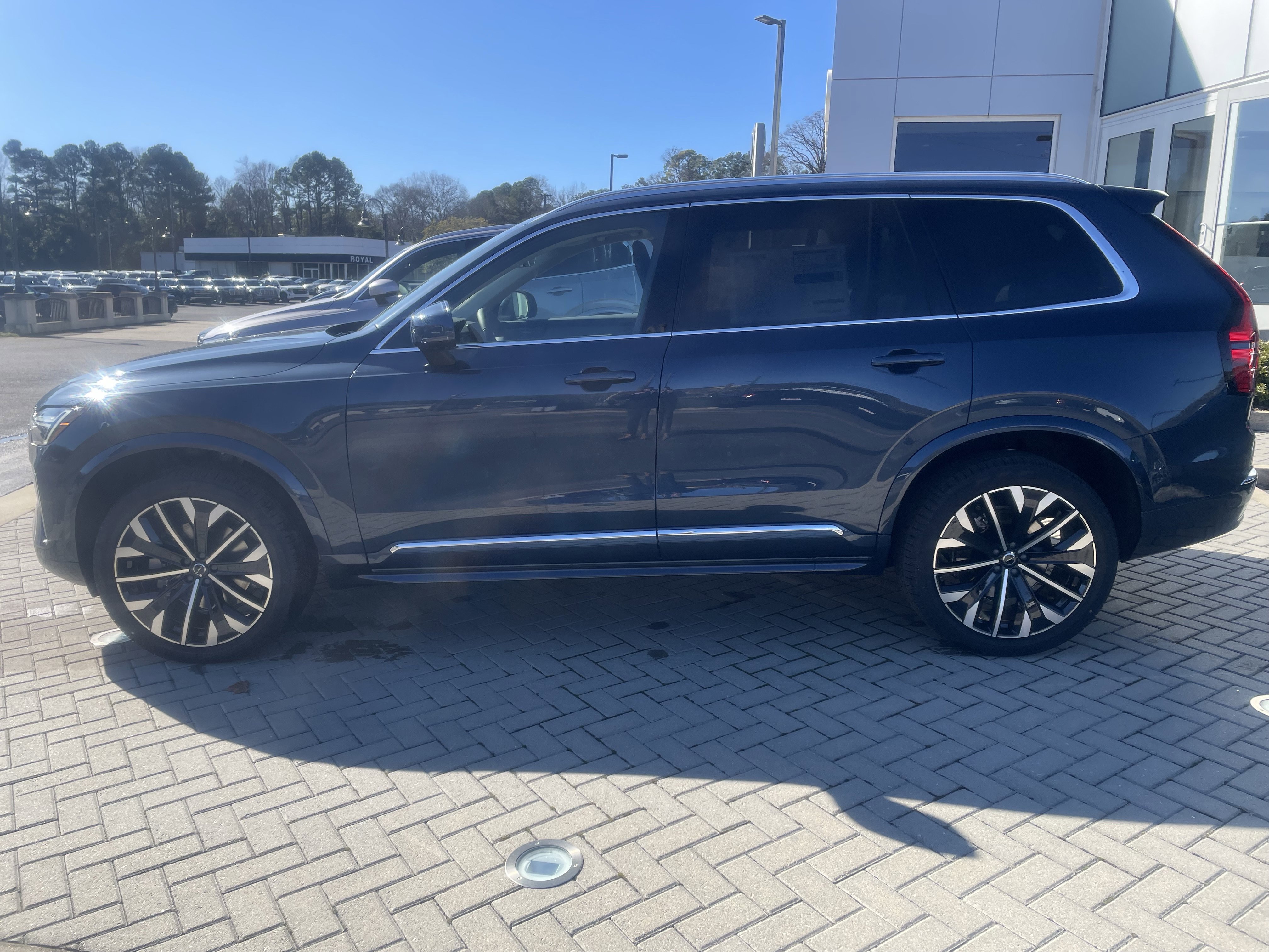 New 2026 Volvo XC90 B6 Ultra w/ Protection Package Premier image 7