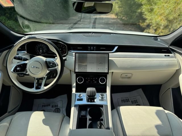 Certified 2025 Jaguar F-PACE R-Dynamic S AWD/4WD image 21