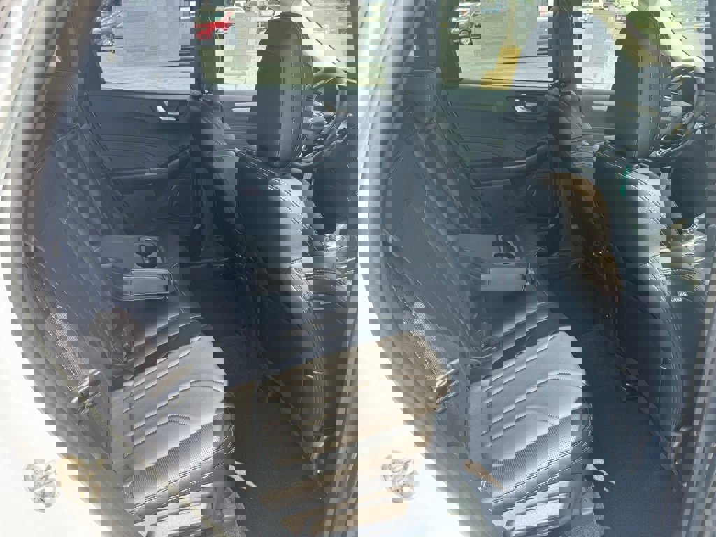 New 2025 Ford Escape SE w/ PHEV Premium Package image 31