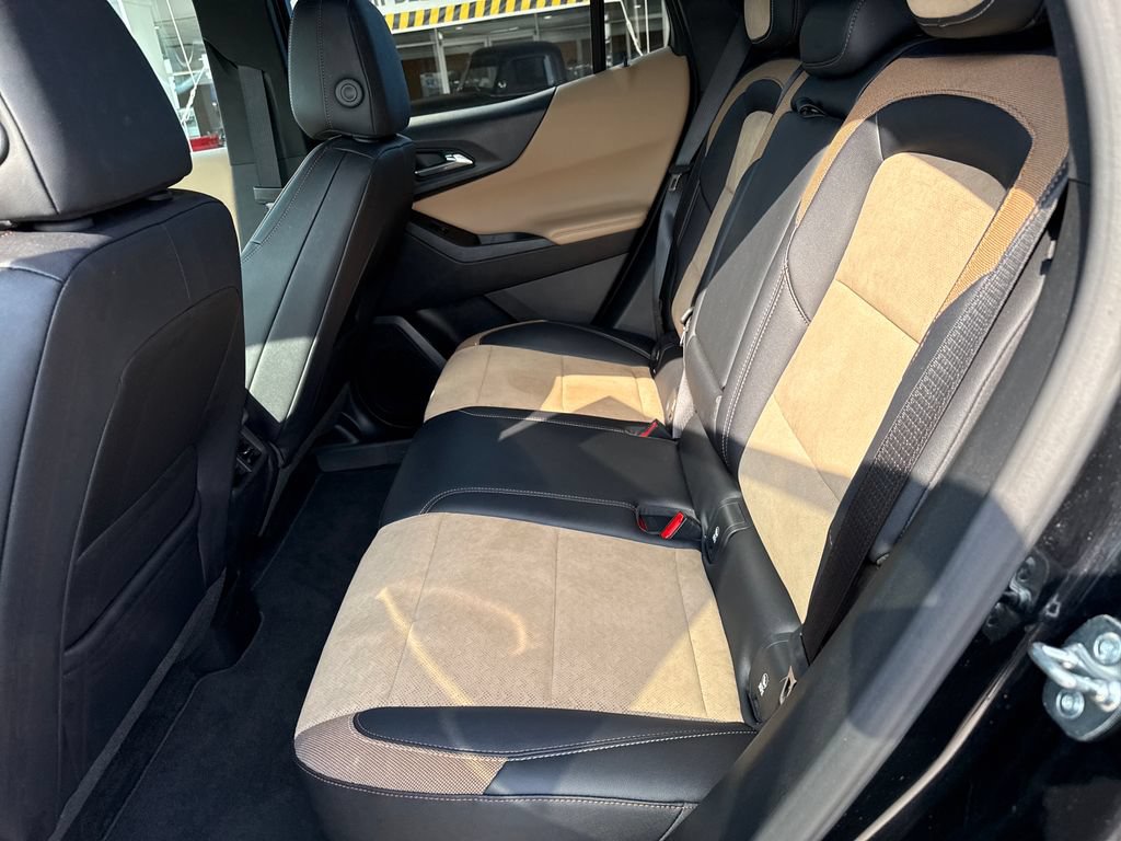 Used 2026 Chevrolet Equinox ACTIV AWD/4WD image 27