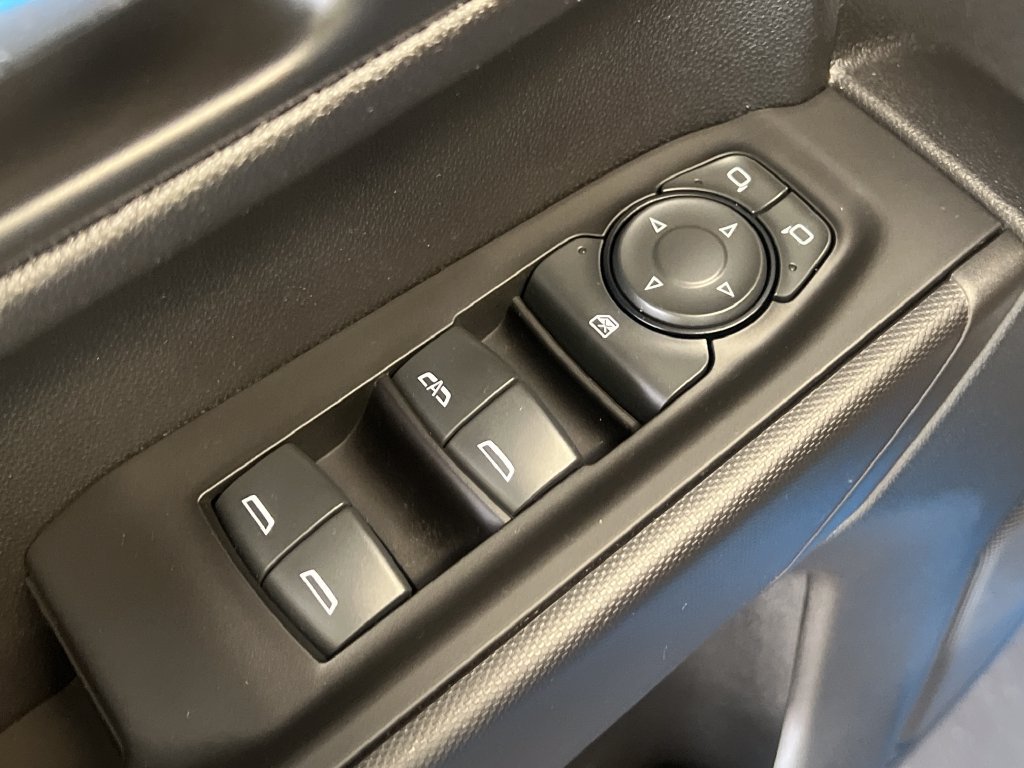 Used 2023 Chevrolet Silverado 1500 Custom AWD/4WD image 35