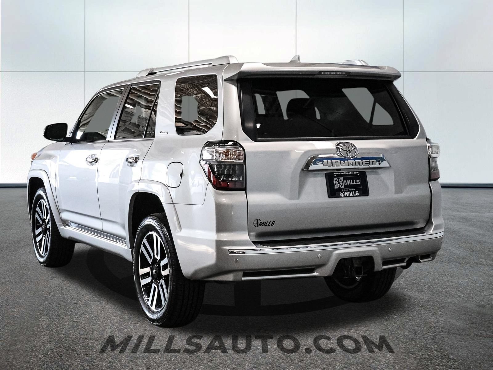 Used 2024 Toyota 4Runner Limited AWD/4WD image 6