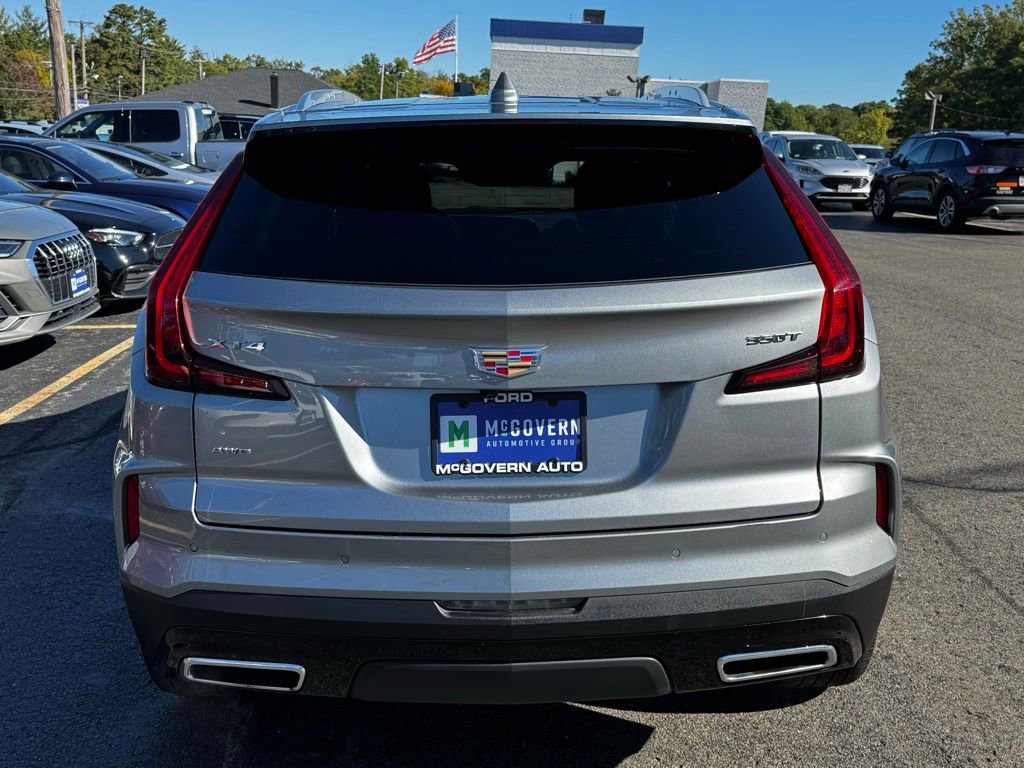 Used 2025 Cadillac XT4 Premium Luxury image 9