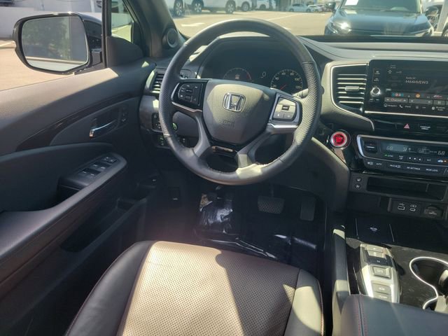 Certified 2025 Honda Ridgeline Black Edition image 10