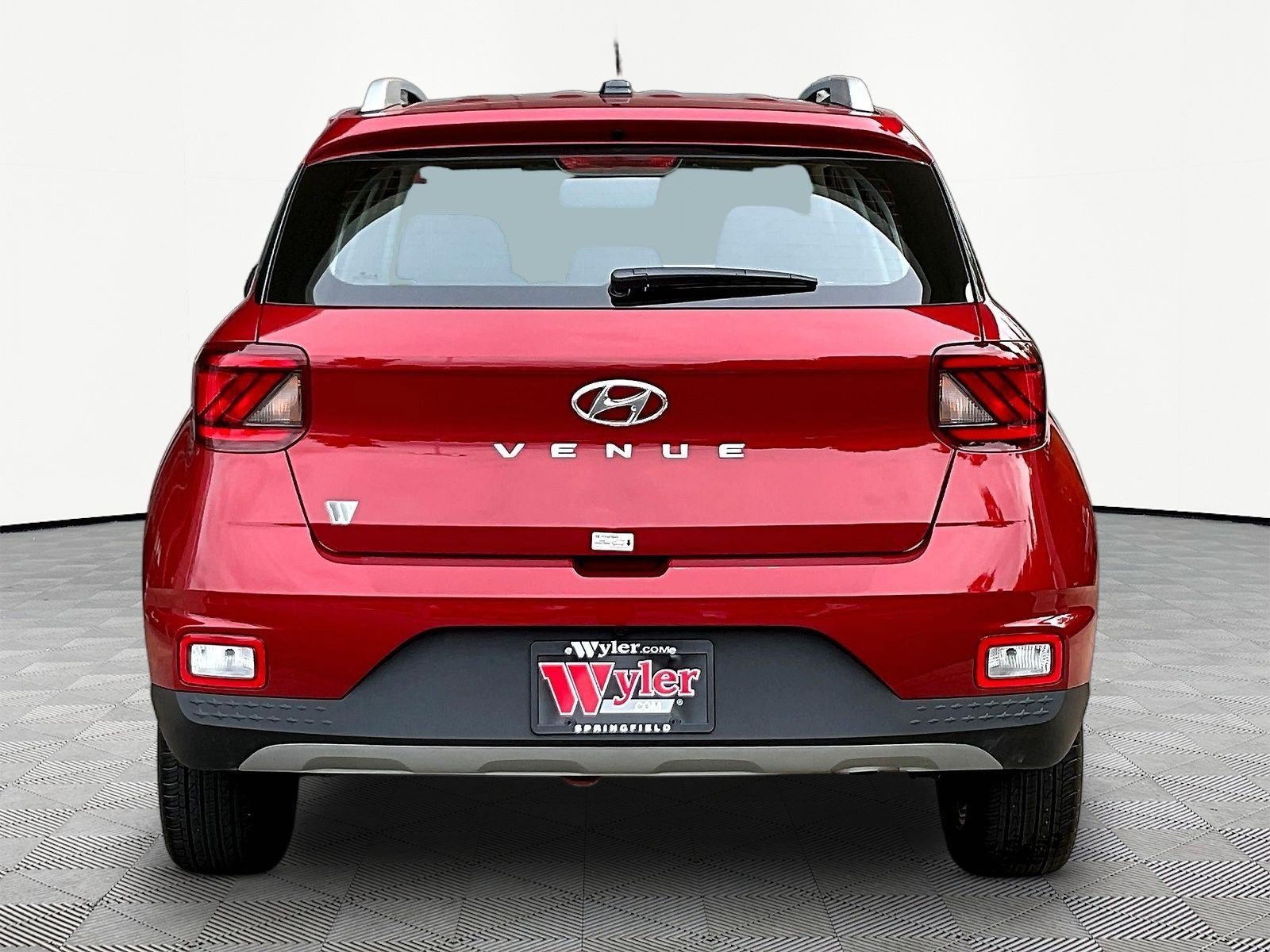 Used 2026 Hyundai Venue SEL FWD image 5