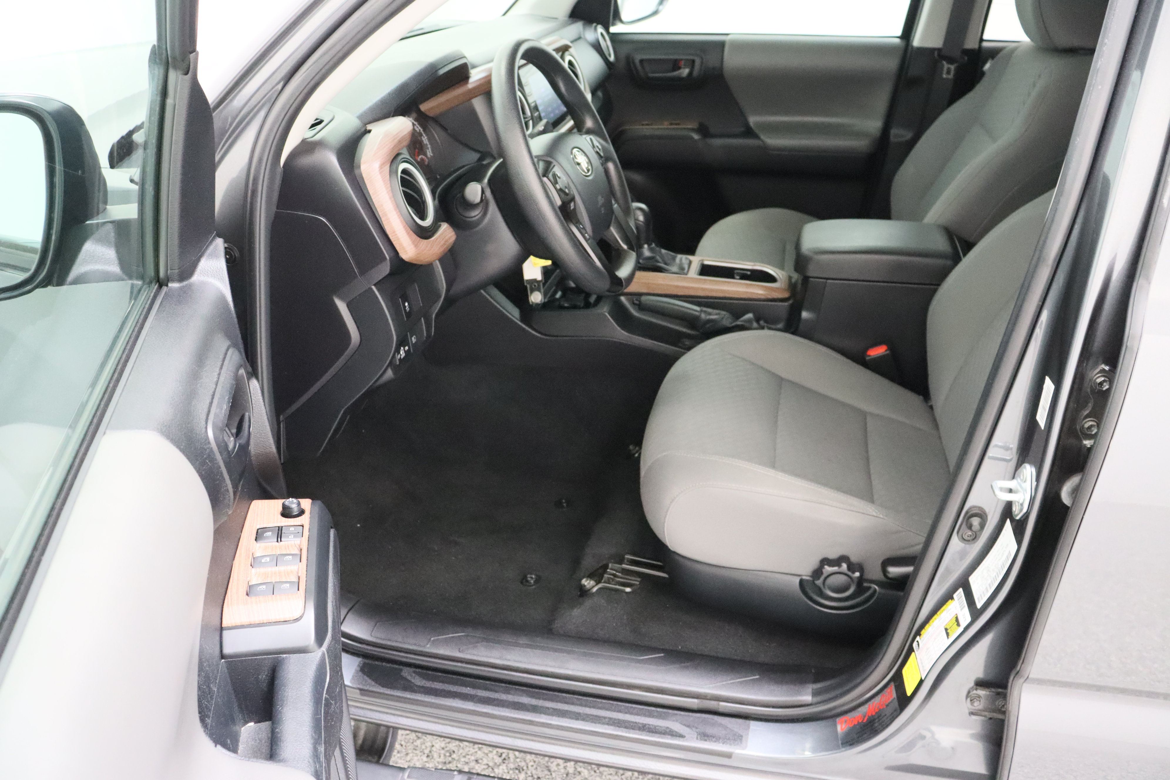 Certified 2023 Toyota Tacoma SR AWD/4WD image 14