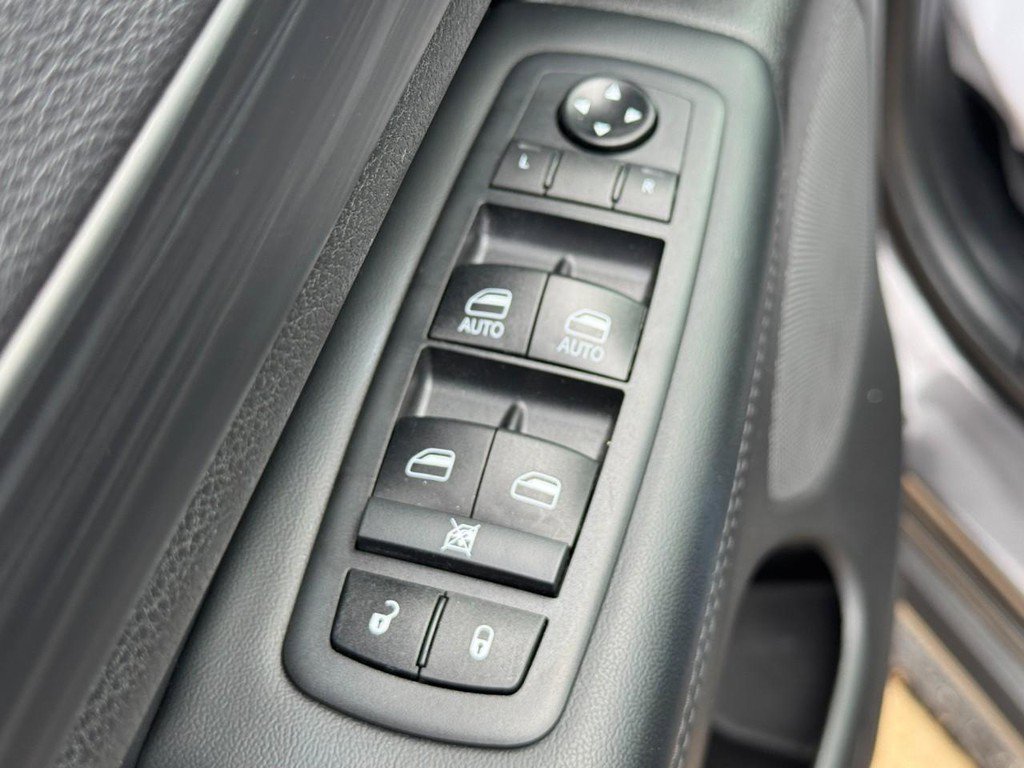 Used 2021 Jeep Grand Cherokee Laredo X AWD/4WD image 14