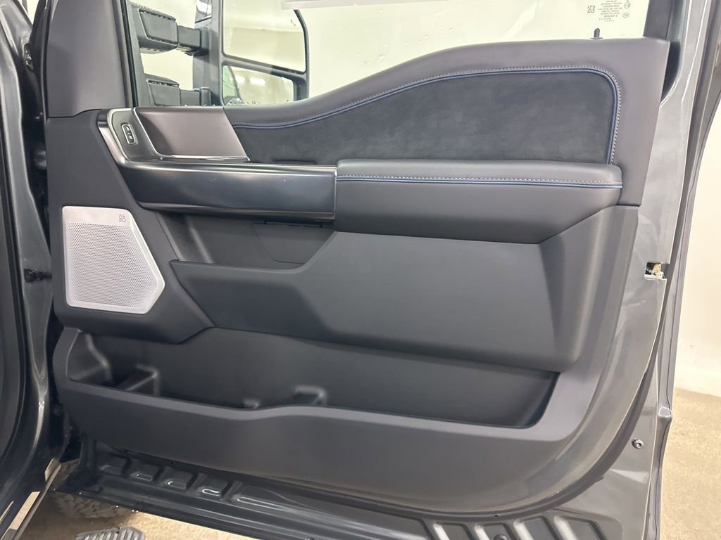 New 2026 Ford F350 Platinum w/ FX4 Off-Road Package image 16