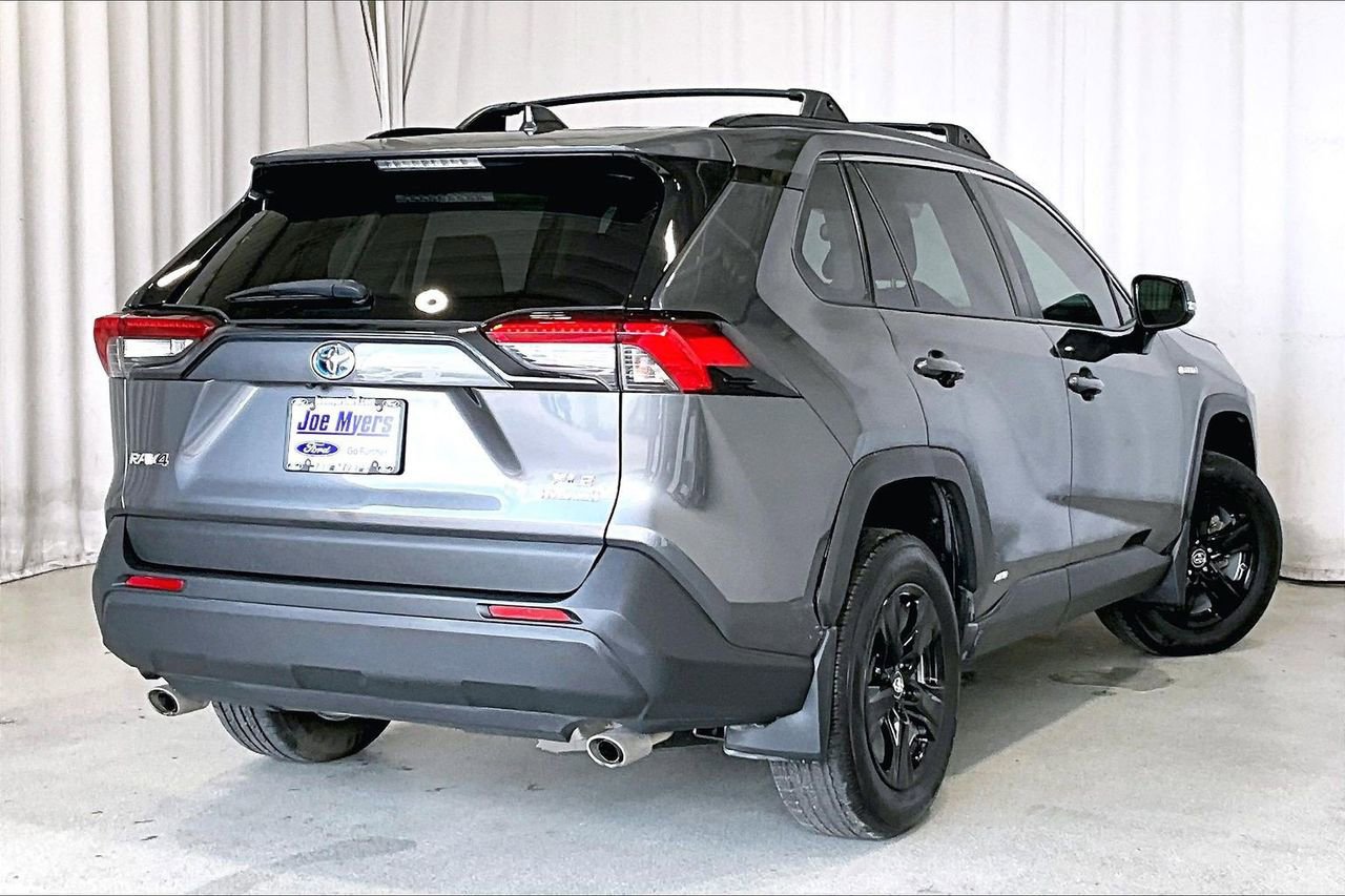 Used 2021 Toyota RAV4 XLE w/ Convenience Package image 13