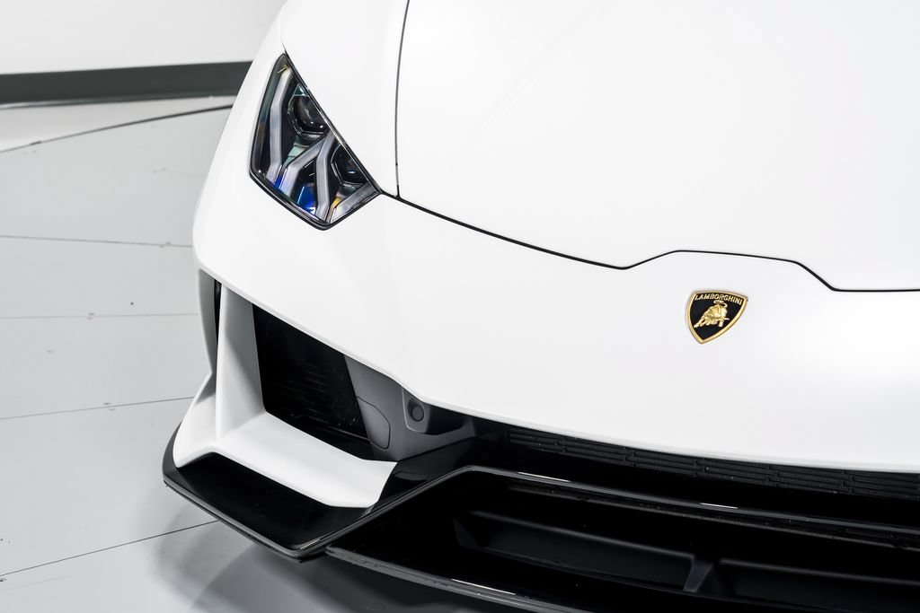 Used 2022 Lamborghini Huracan EVO AWD/4WD image 40