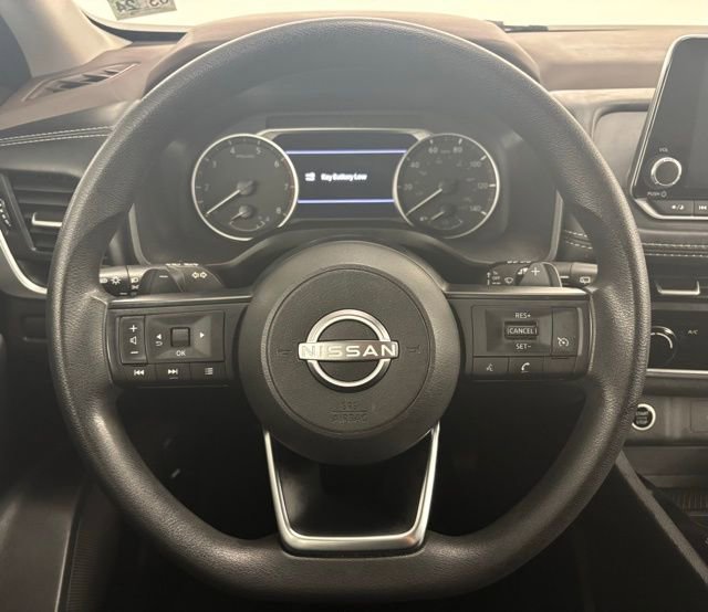 Used 2023 Nissan Rogue S image 22