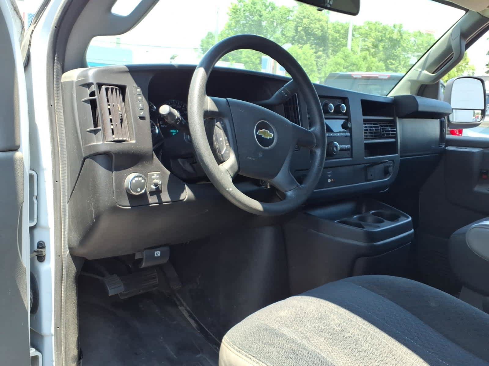 Used 2021 Chevrolet Express 2500 w/ Driver Convenience Package RWD image 9