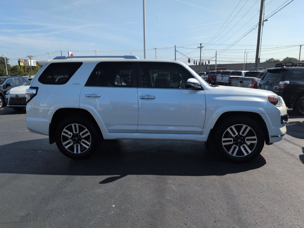 Used 2022 Toyota 4Runner Limited AWD/4WD image 6