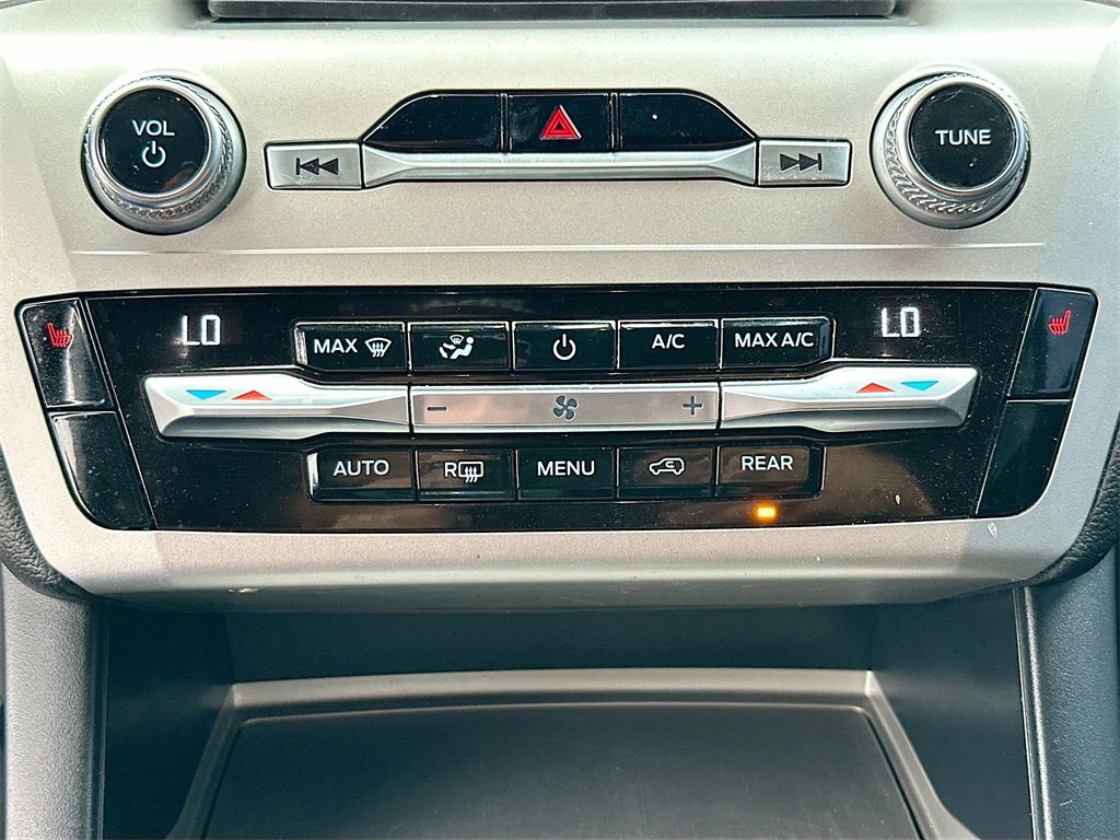 Used 2021 Ford Explorer XLT image 15