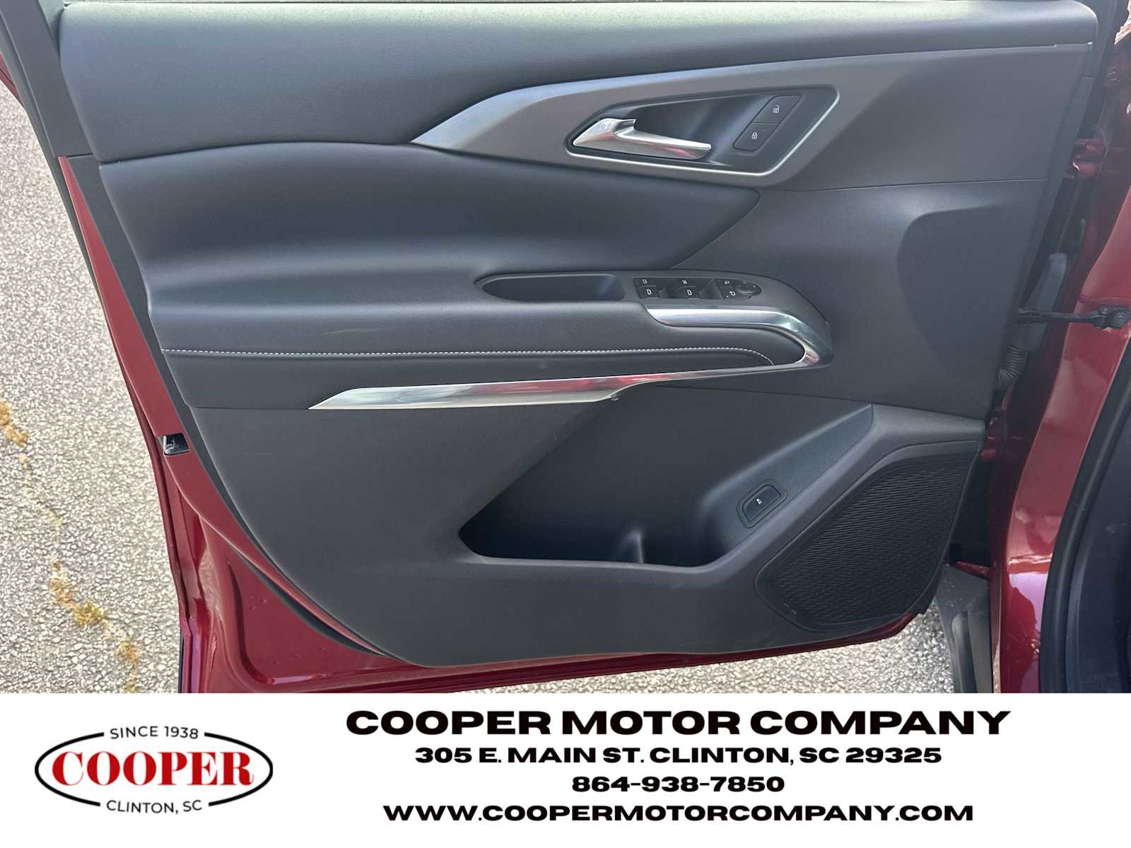 Used 2025 Chevrolet Traverse LT image 10