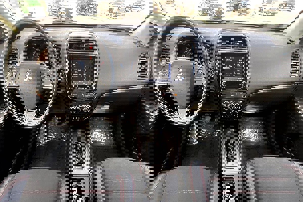 Used 2024 Mitsubishi Outlander Sport SE image 12