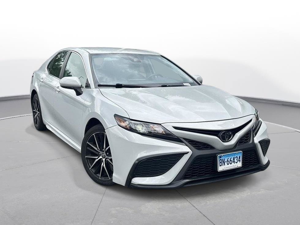 Used 2024 Toyota Camry SE FWD image 4