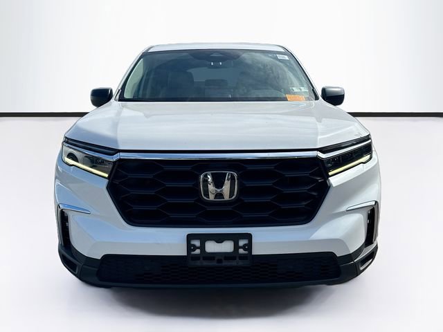 Used 2023 Honda Pilot LX image 2