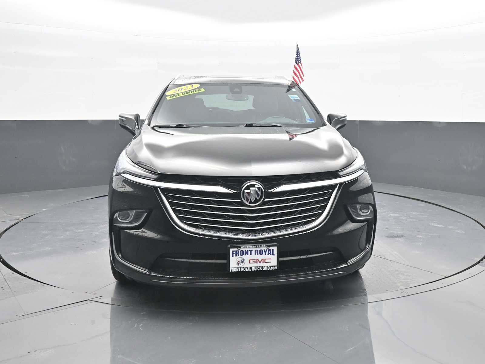 Used 2023 Buick Enclave Essence w/ Experience Buick Package FWD image 2