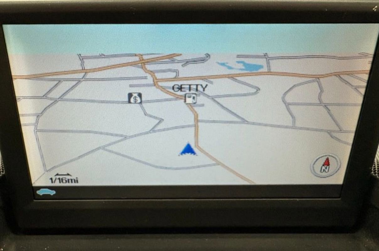 Used 2011 Volvo C70 T5 w/ Multimedia Pkg image 19