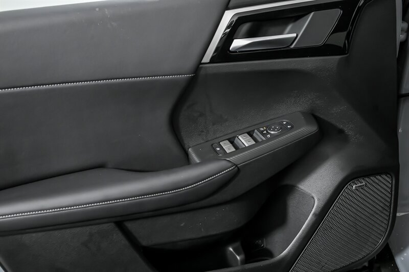 New 2026 Mitsubishi Outlander SE image 12