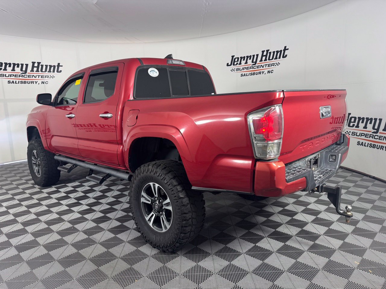 Used 2019 Toyota Tacoma SR w/ SR Convenience Package AWD/4WD image 9