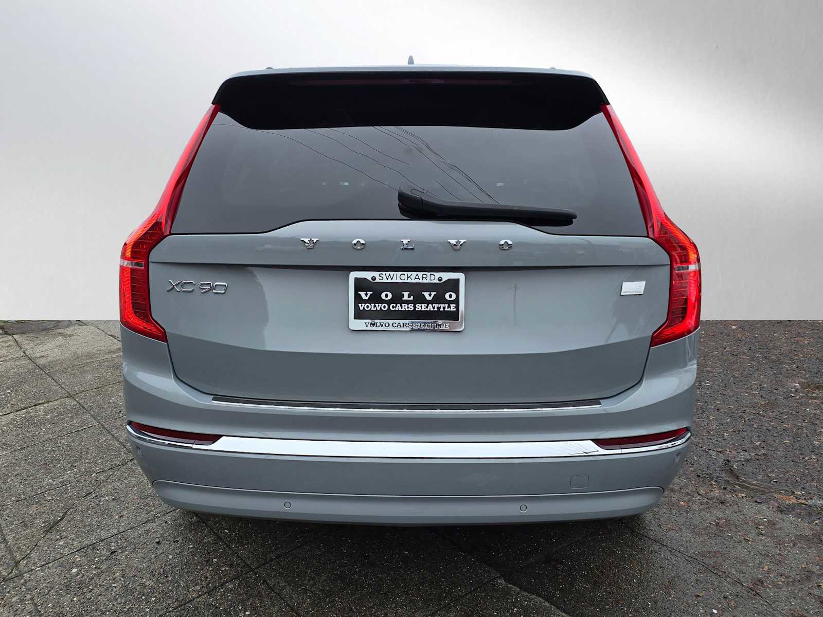 Certified 2024 Volvo XC90 T8 Plus w/ Protection Package Premier image 4