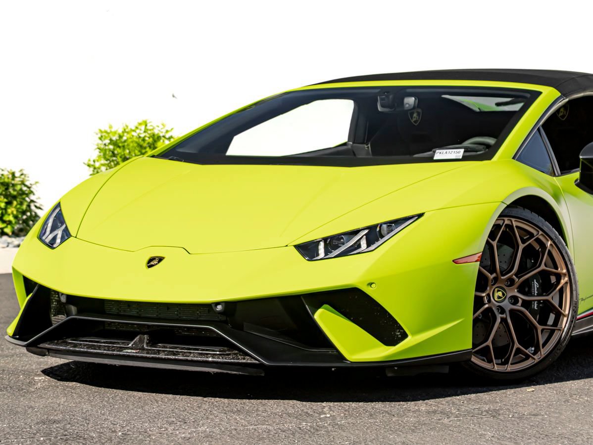 Used 2019 Lamborghini Huracan Performante AWD/4WD image 3