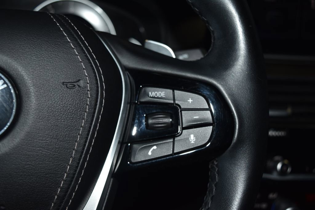 Used 2019 BMW 530i w/ Convenience Package image 11