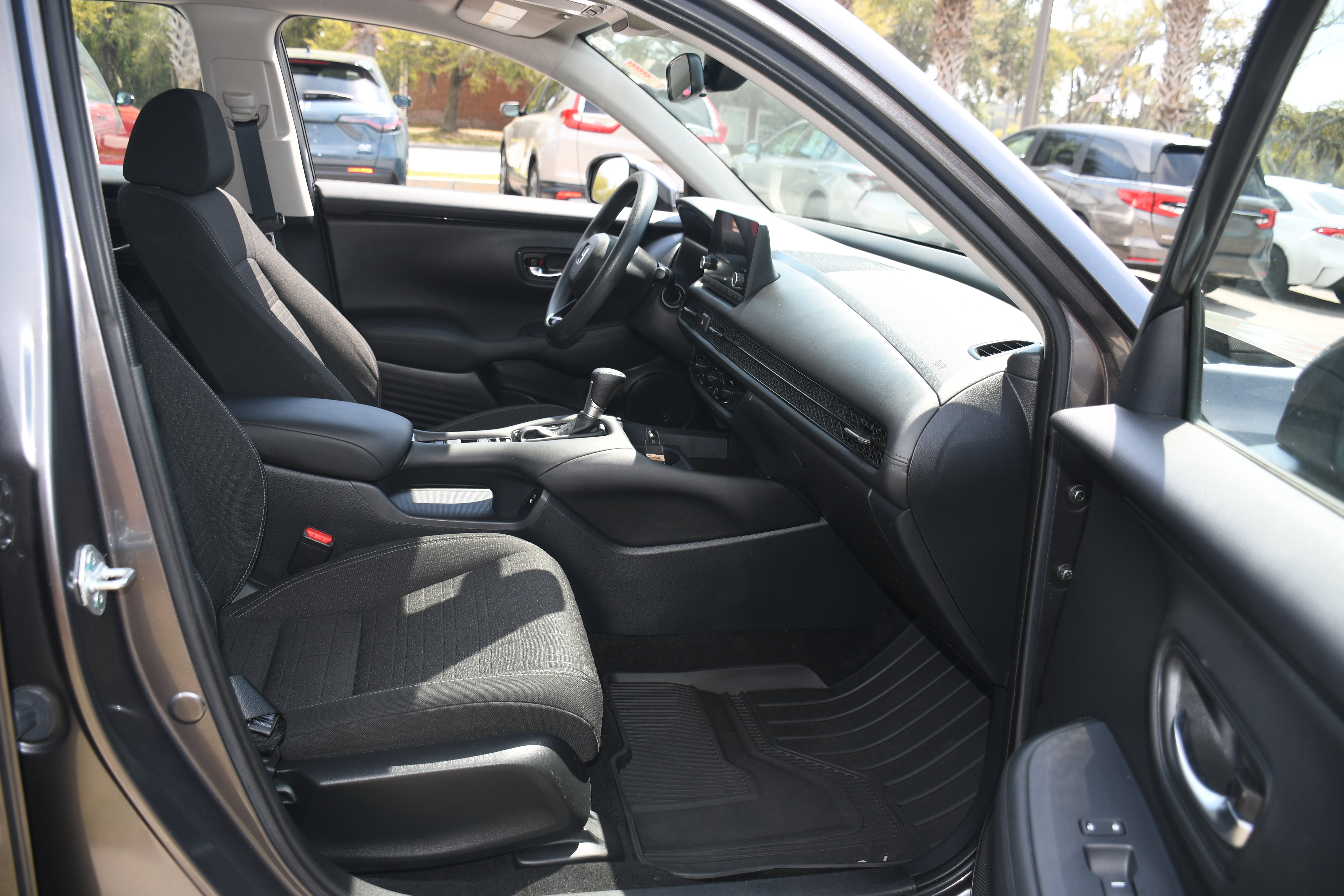 Used 2024 Honda HR-V LX image 19